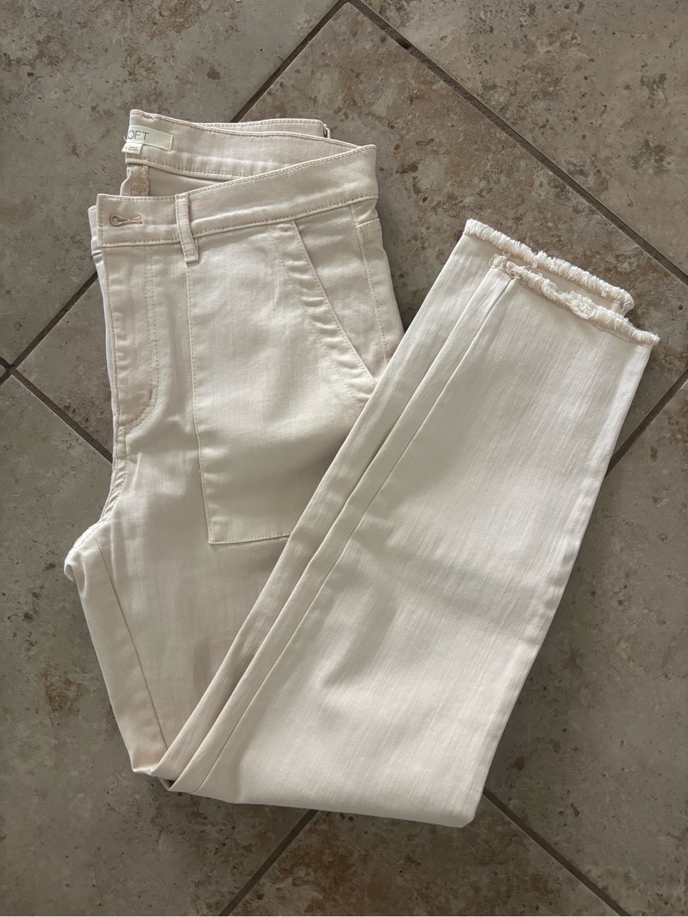 LOFT Cream / White Skinny Jeans with Fringe Hem
